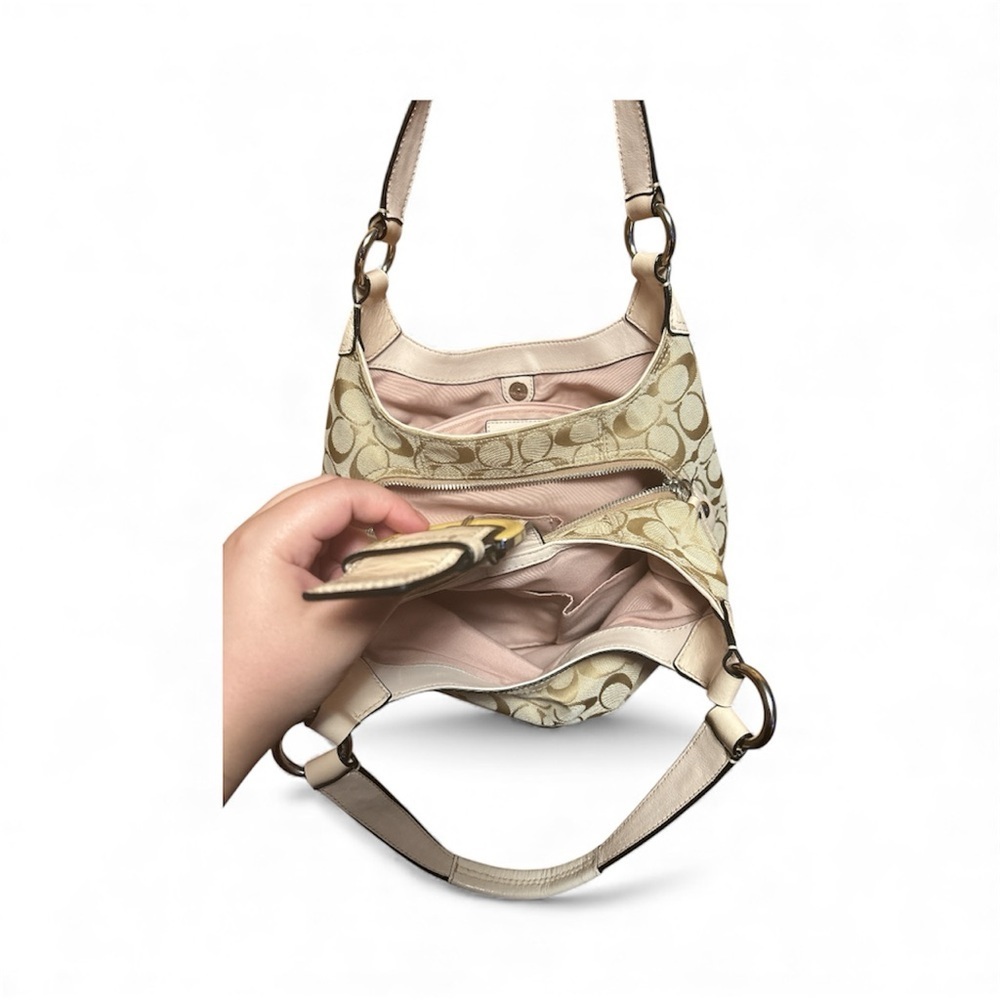 Coach Cream/Tan Lynn SoHo - Picture 4 of 11
